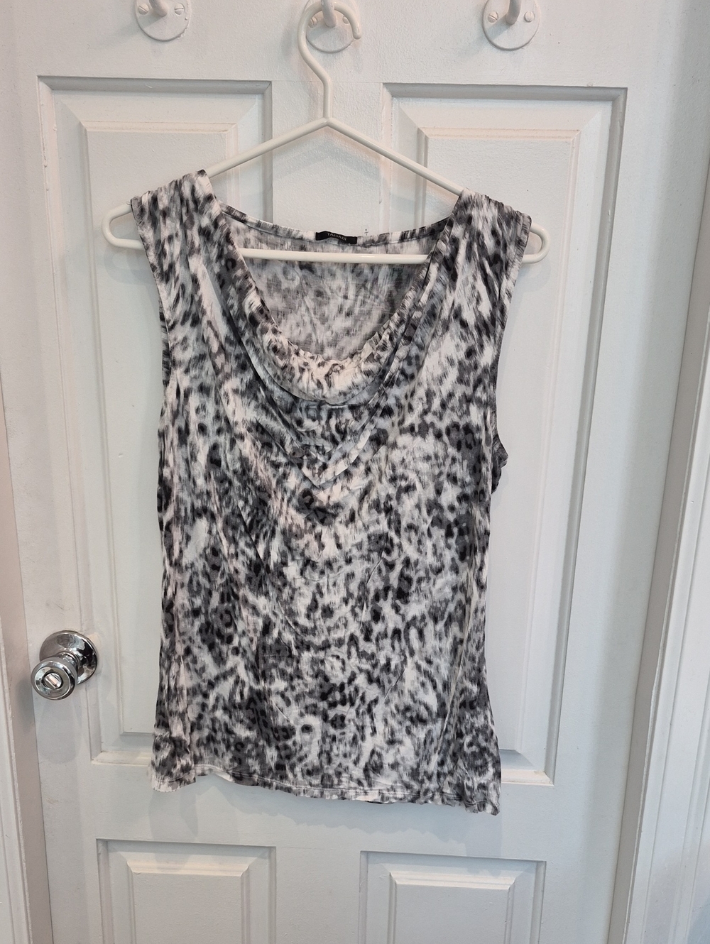 Tahari Black & White Patterned Sleeveless Tank